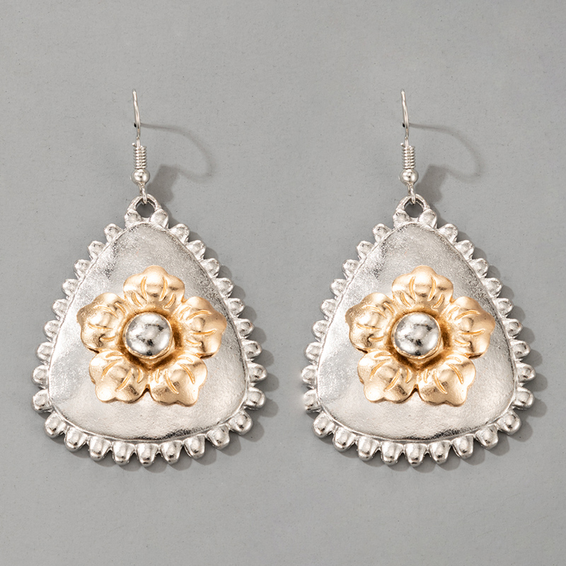 Nihaojewelry Fashion Triangle Geometric Flower Earrings Wholesale Jewelry display picture 5