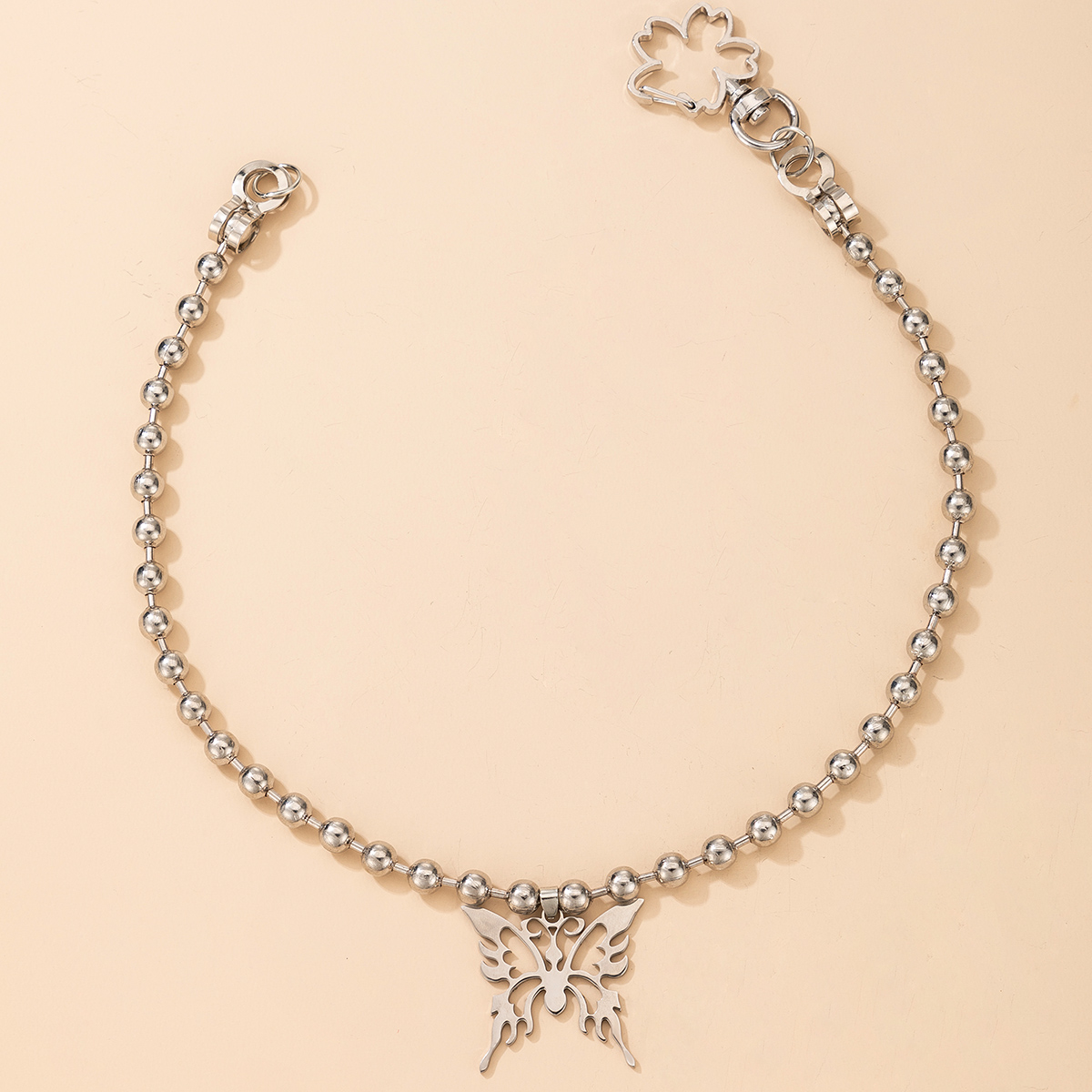 Nihaojewelry Schmuck Großhandel Silber Hohle Schmetterling Anhänger Perlen Halskette display picture 1