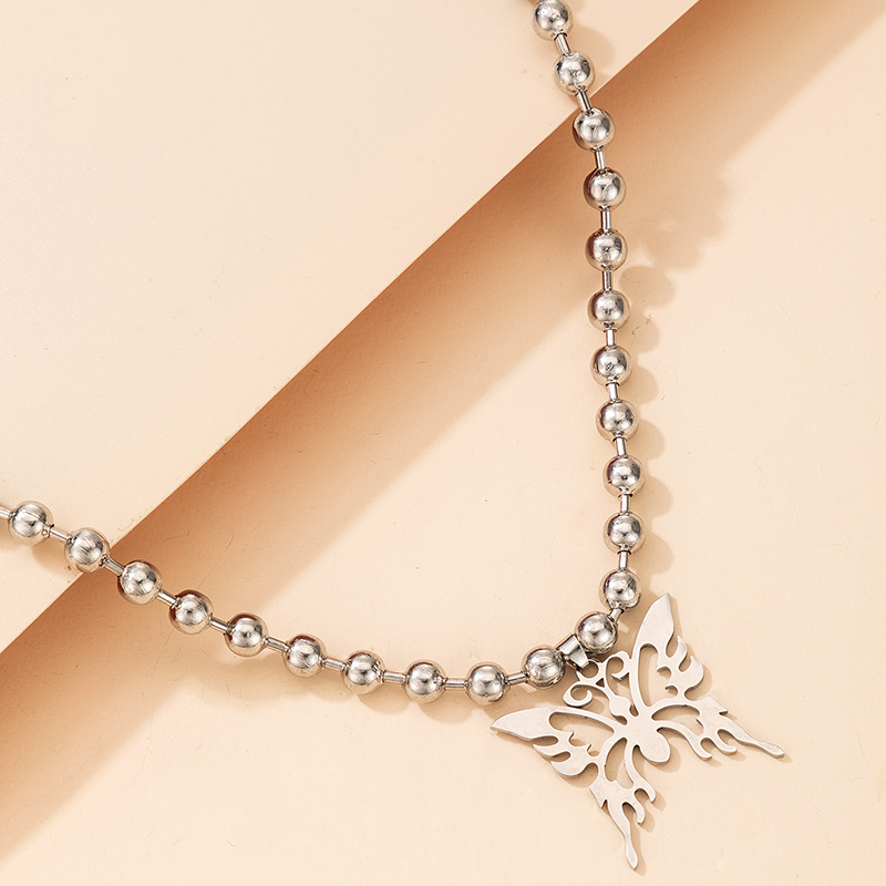 Nihaojewelry Schmuck Großhandel Silber Hohle Schmetterling Anhänger Perlen Halskette display picture 3