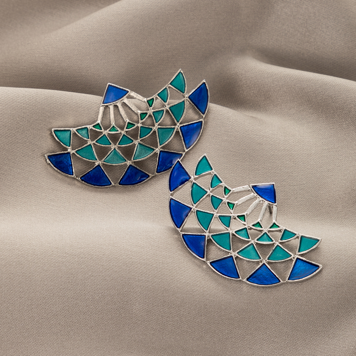 Reative Retro Alloy Dripping Blue Fan-shaped Earrings display picture 1