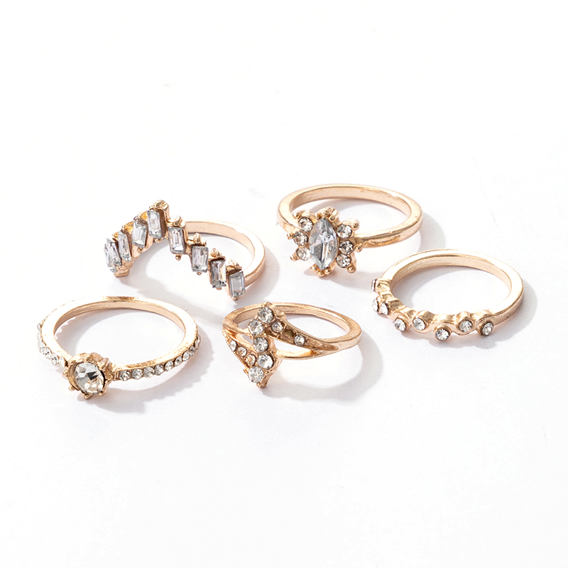 Großhandel Mode Gold Diamant Unregelmäßiger Ring 5-teiliges Set display picture 1