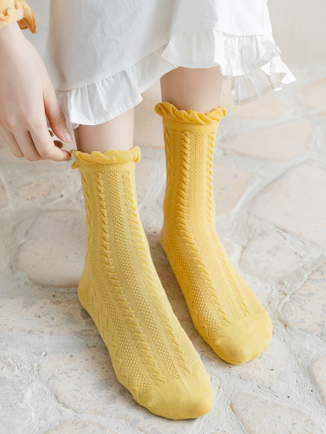 Yellow And White Student Little Bear Medium Tube Female Socks 3 Pairs display picture 2