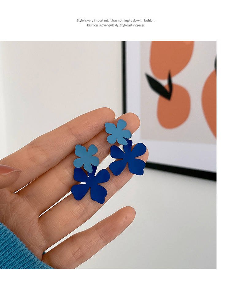 Nihaojewelry Jewelry Wholesale Retro Contrast Blue Flower Long Earrings display picture 5