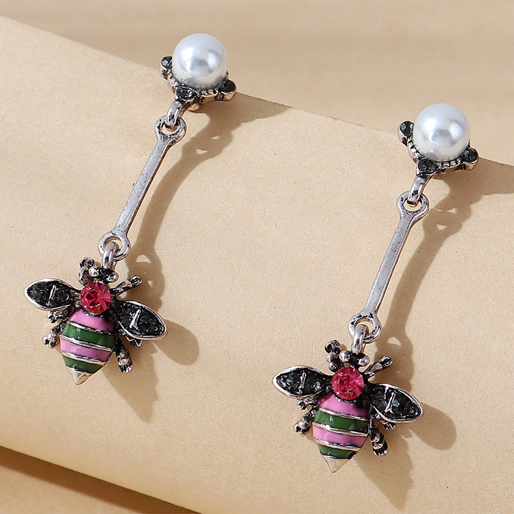 Nihaojewelry Wholesale Jewelry Retro Creative Painting Oil Bee Pearl Earrings display picture 1