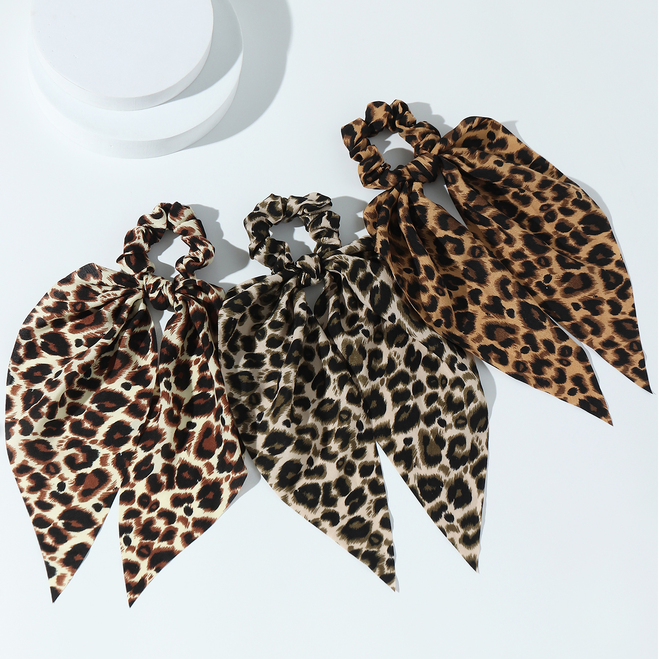 Nihaojewelry Wholesale Jewelry Retro Leopard Print Banding Hair Scrunchies display picture 2