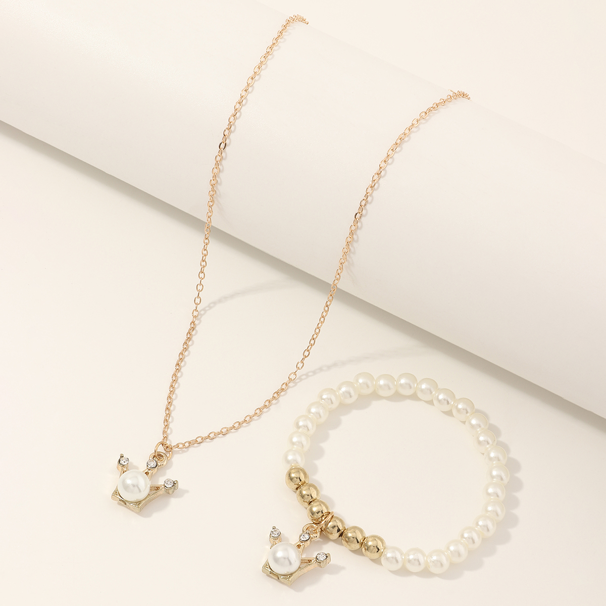 Nihaojewelry Großhandel Schmuck Intarsierte Perlenkrone Anhänger Armband Halskette Set display picture 1