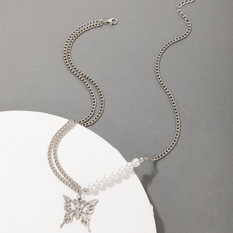 Nihaojewelry Bijoux En Gros Nouveau Simple Pendentif Papillon Creux Collier De Chaîne De Perles display picture 2