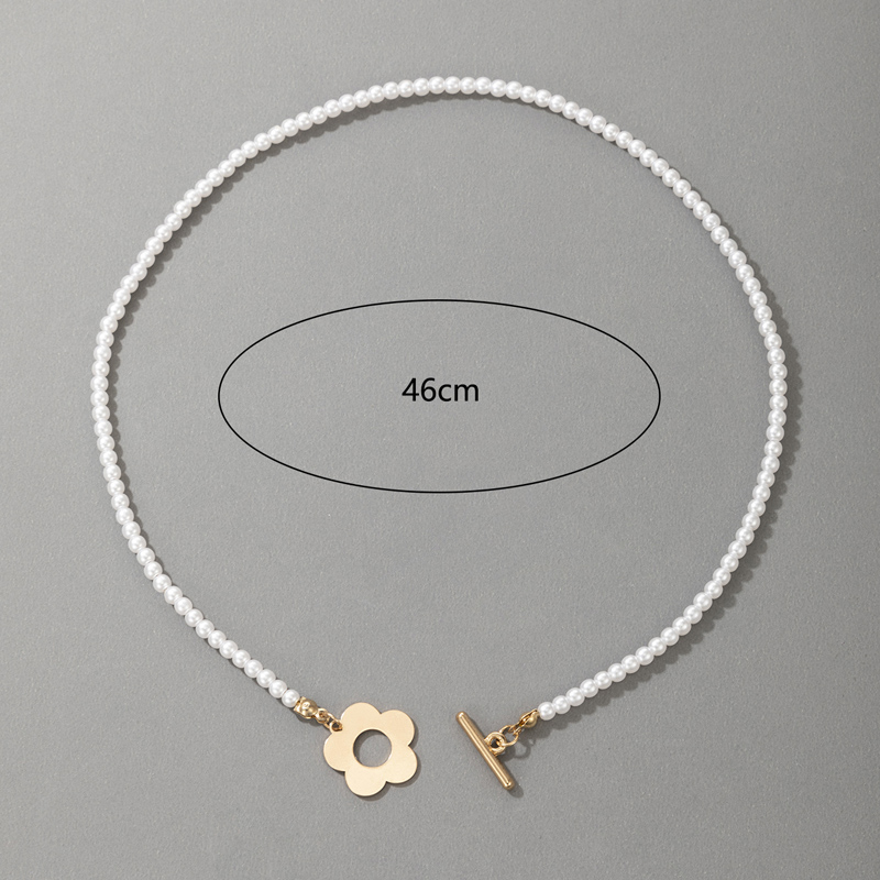 Nihaojewelry Großhandel Schmuck Neue Einfache Perlenkette Goldene Blume Anhänger Halskette display picture 3