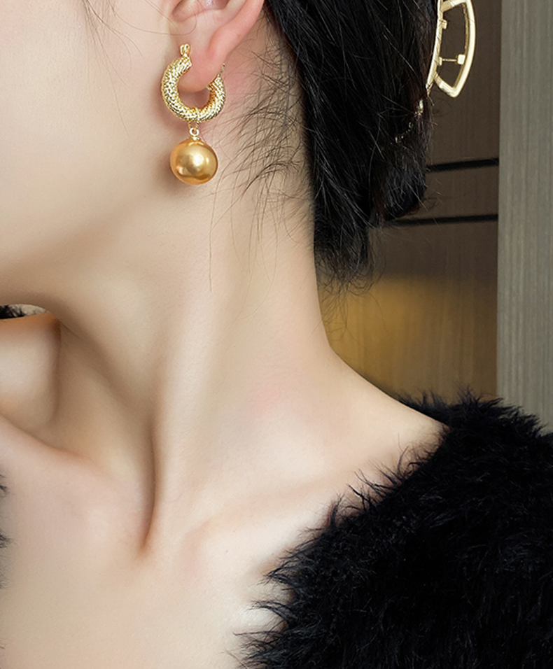 Nihaojewelry Bijoux En Gros Simples Boucles D&#39;oreilles En Forme De C Pendantes De Perles Rétro display picture 1