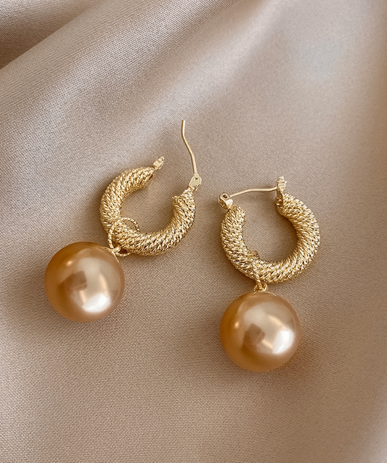 Nihaojewelry Wholesale Jewelry Simple Retro Pearl Pendent C-shaped Earrings display picture 3