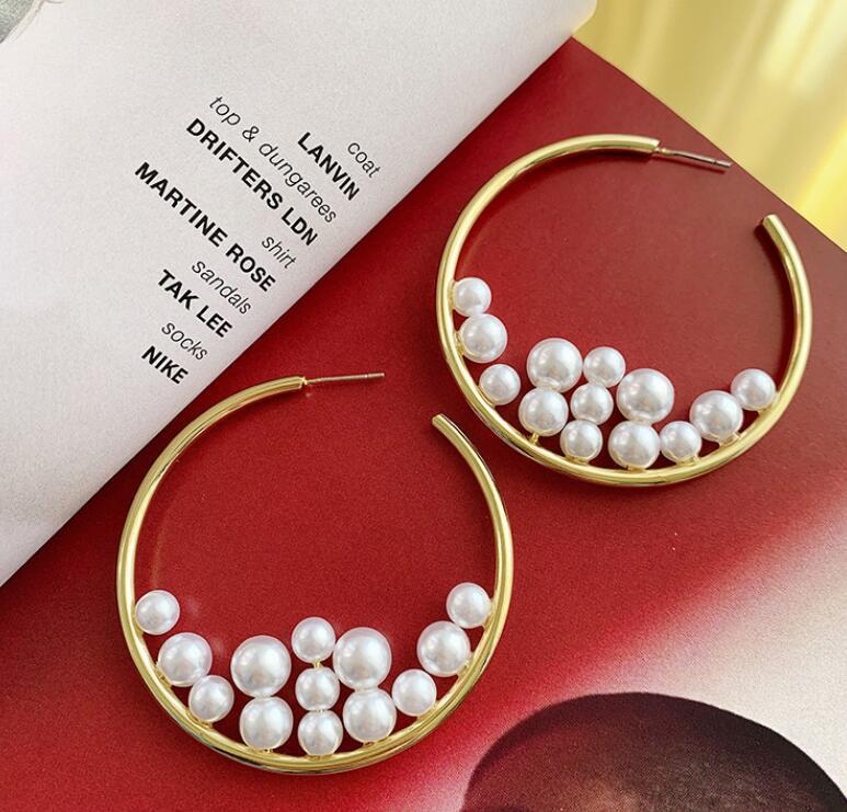Nihaojewelry Bijoux En Gros Simples Boucles D&#39;oreilles En Perles Incrustées En Forme De C display picture 1