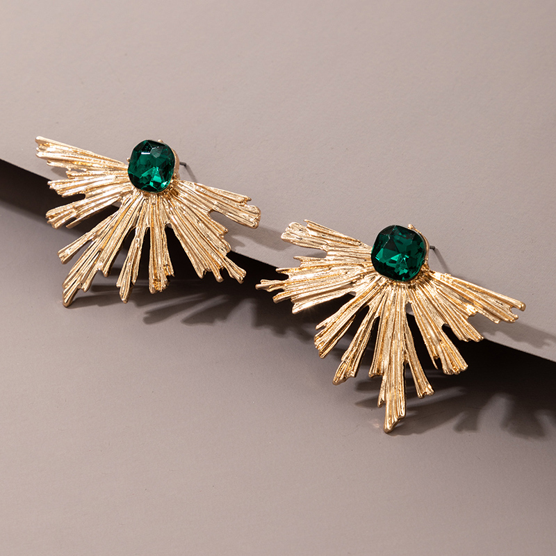 Nihaojewelry Bijoux En Gros Nouveau Style Boucles D&#39;oreilles En Diamant À Motif Géométrique Doré display picture 1