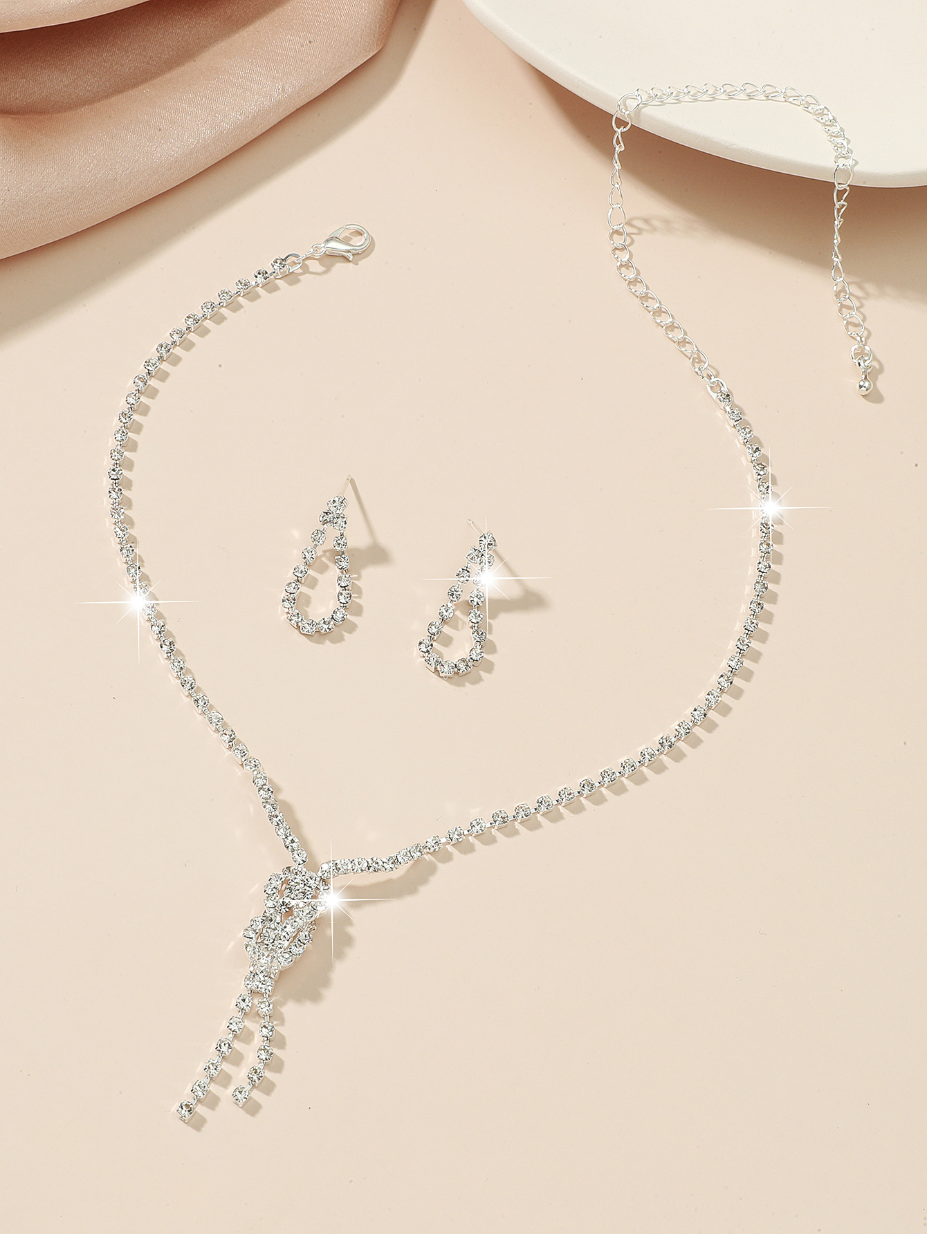Wholesale Jewelry Geometric Diamond Tassel Copper Earrings Necklace Set Nihaojewelry display picture 1