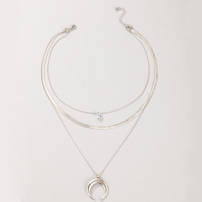 Großhandel Mehrschichtige Halskette Im Ethnischen Stil Mit Mondanhänger Nihaojewelry display picture 3