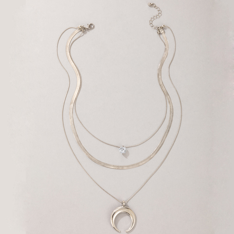 Großhandel Mehrschichtige Halskette Im Ethnischen Stil Mit Mondanhänger Nihaojewelry display picture 5