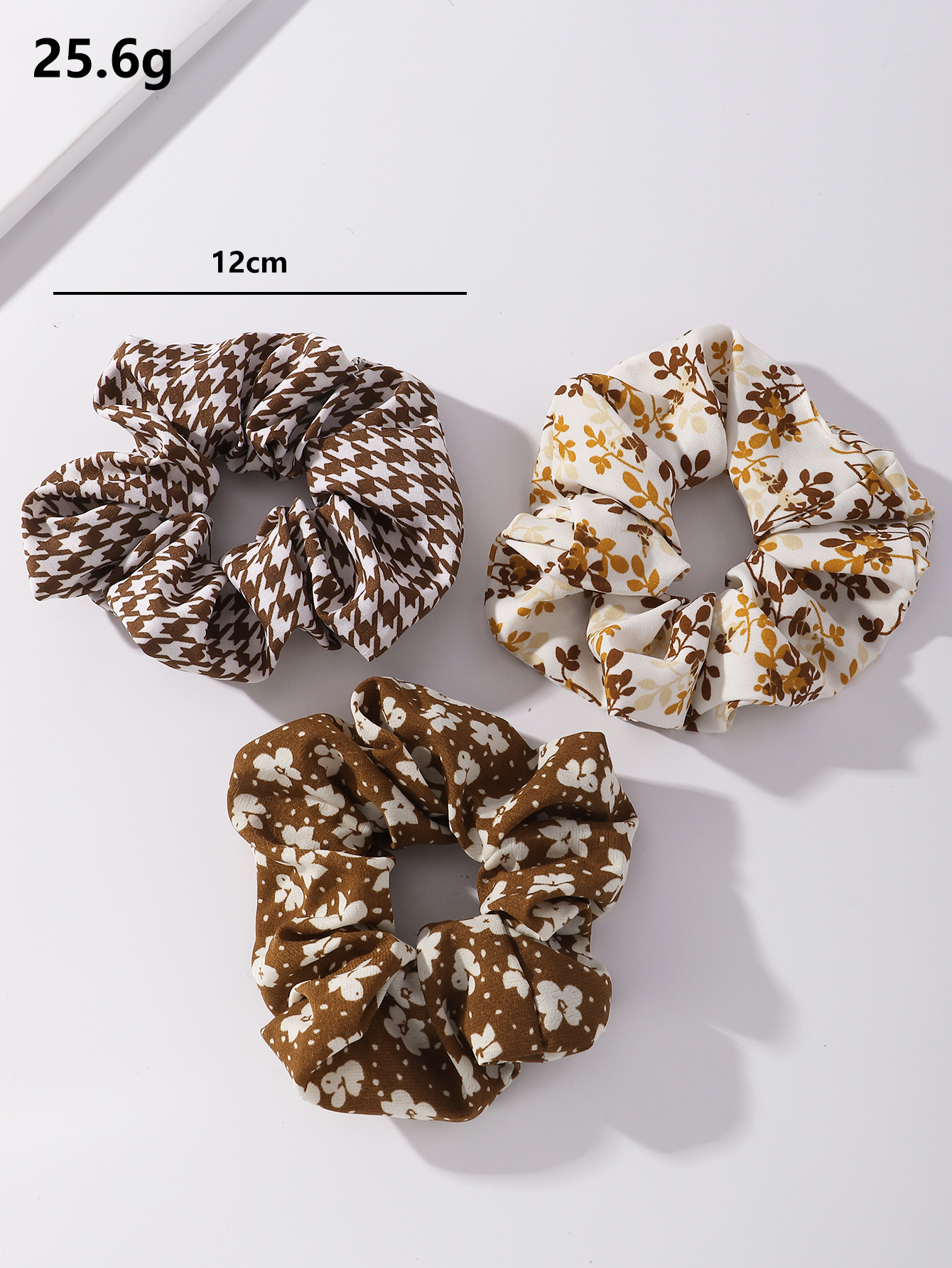 Wholesale Retro Floral Leopard Rubber Band Hair Scrunchies Nihaojewelry display picture 2