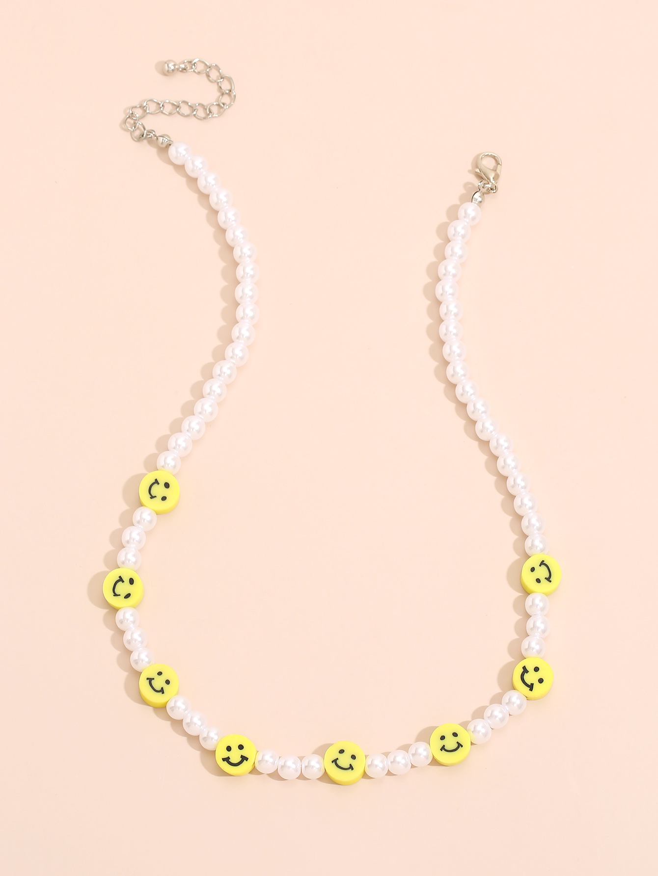 Wholesale Korean Retro Smiley Pearl Necklace Nihaojewelry display picture 6