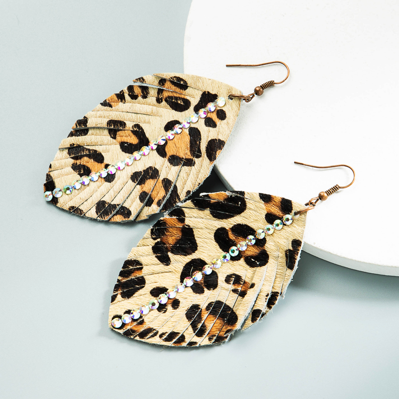 Wholesale Bohemia Leather Print Leopard Leaf Shape Earrings Nihaojewelry display picture 5