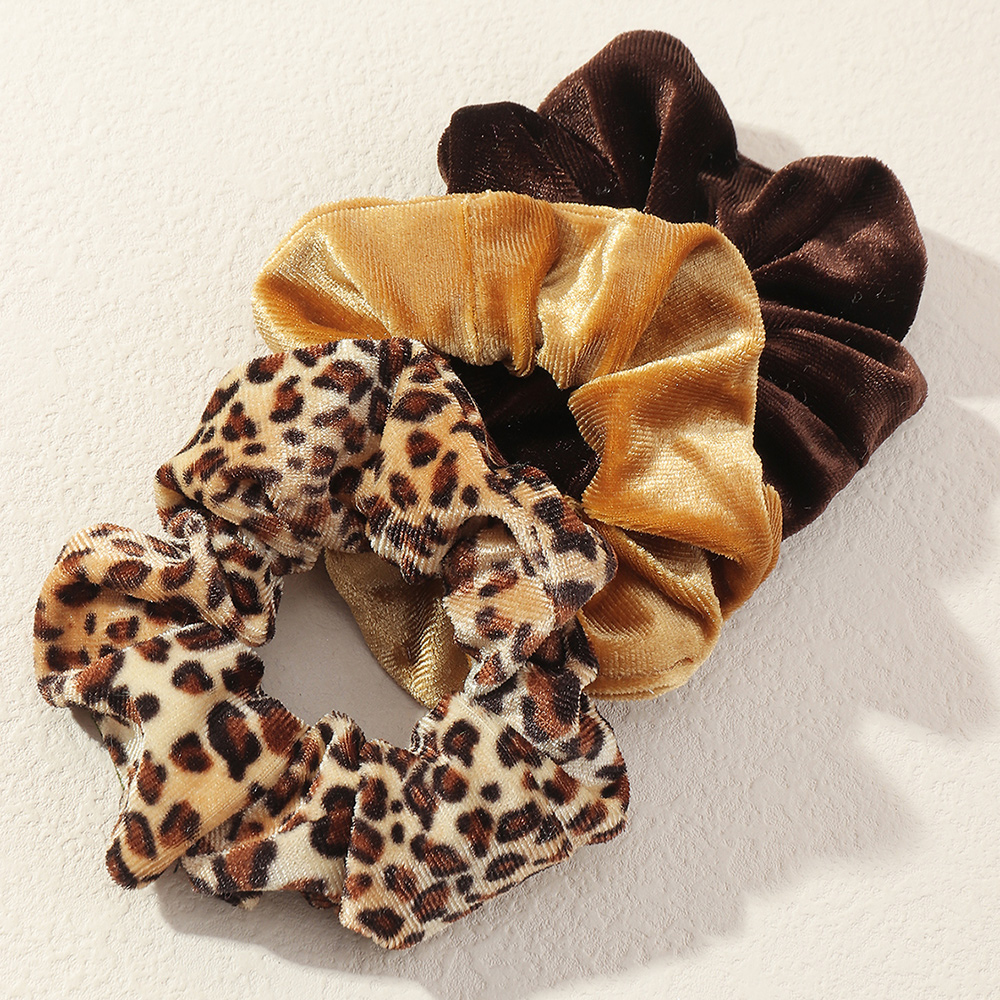 Leopard Print Solid Color Velvet Hair Scrunchies Wholesale Nihaojewelry display picture 2