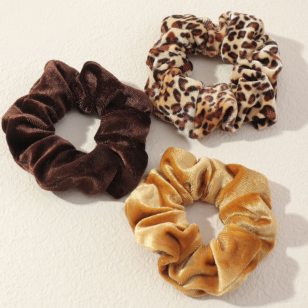 Leopard Print Solid Color Velvet Hair Scrunchies Wholesale Nihaojewelry display picture 4