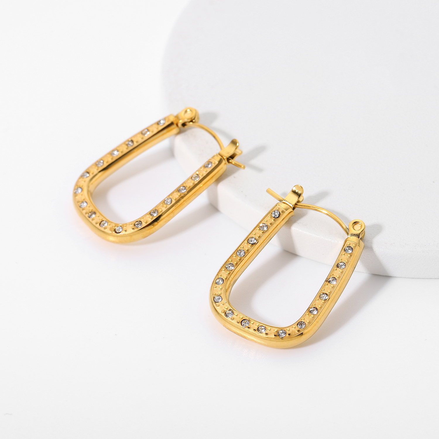 Fashion 18k Gold-plated U-shaped Inlaid Zirconium Hoop Earrings Wholesale Nihaojewelry display picture 2