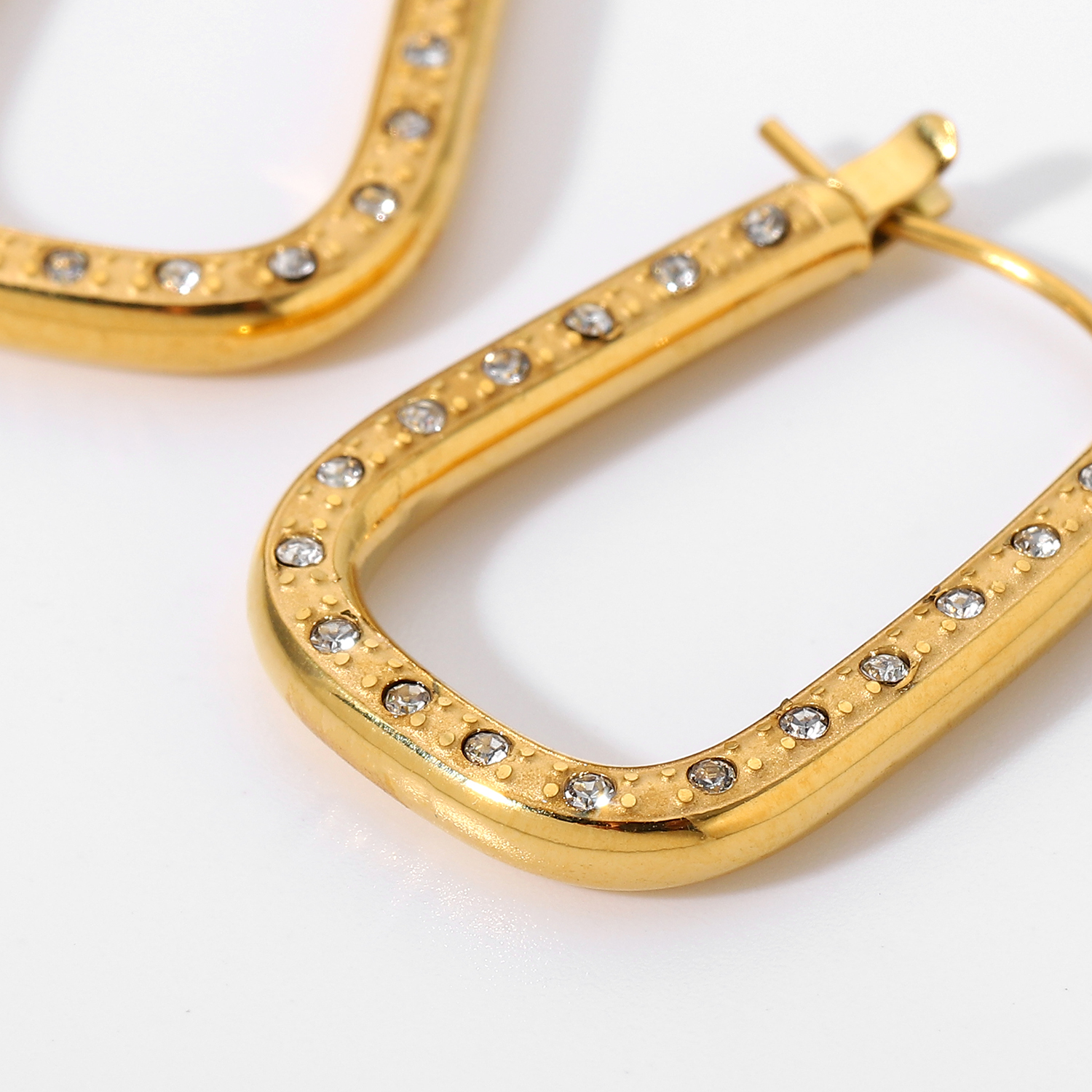 Fashion 18k Gold-plated U-shaped Inlaid Zirconium Hoop Earrings Wholesale Nihaojewelry display picture 8