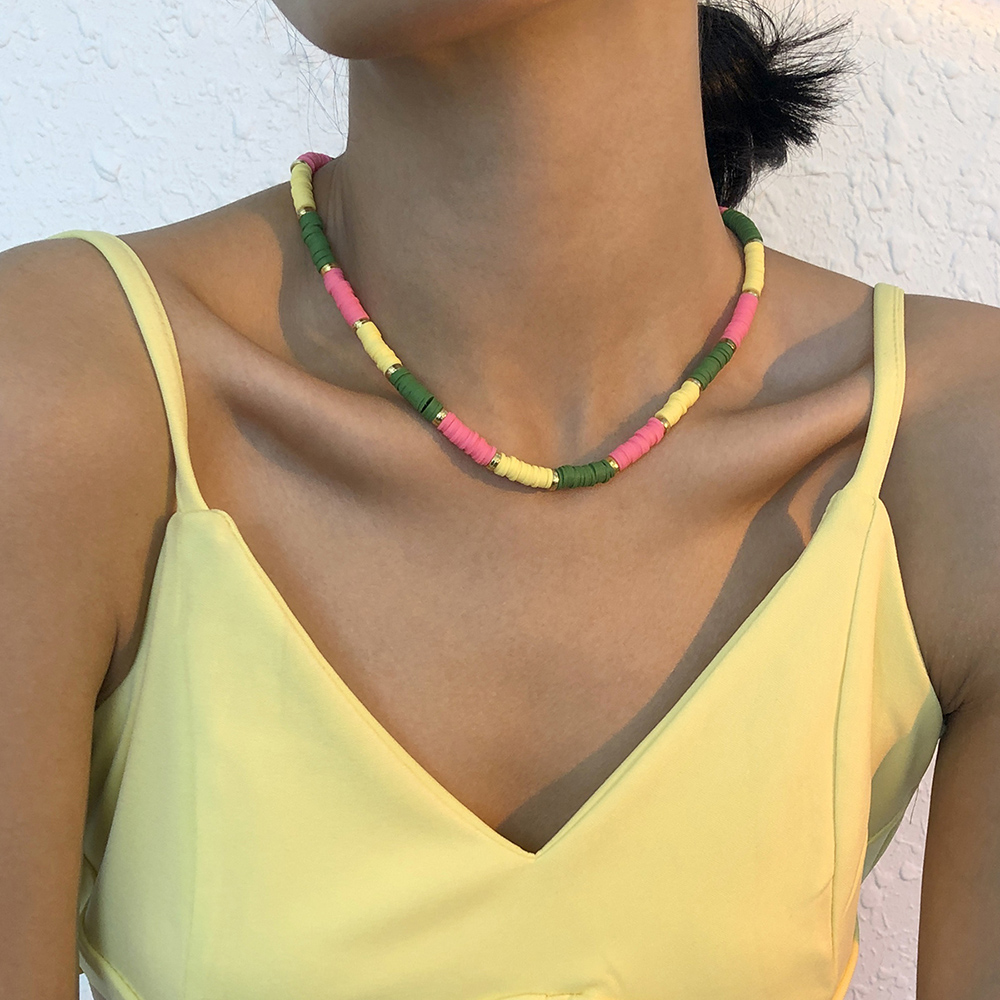 Nihaojewelry Simple Contrast Color Soft Ceramic Geometric Necklace Wholesale Jewelry display picture 1