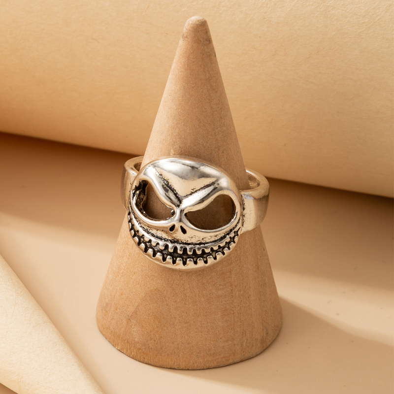 Retro Hollow Devil Face Alloy Ring Wholesale Nihaojewelry display picture 3
