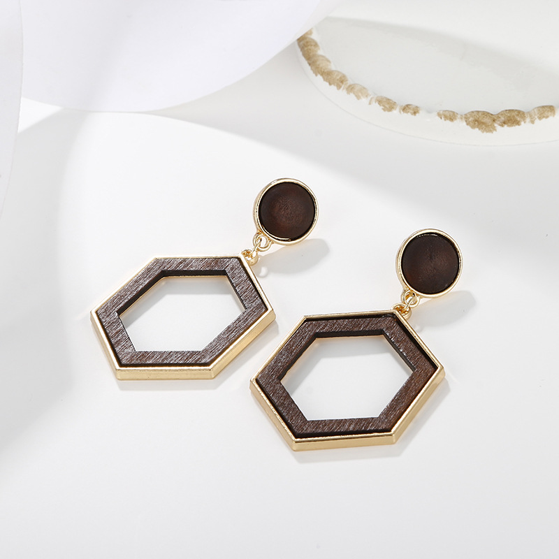 1 Pair Elegant Simple Style Geometric Asymmetrical Irregular Alloy Wood Drop Earrings display picture 3