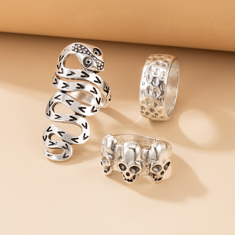 Wholesale Jewelry Snake-shaped Skull Ring Three-piece Set Nihaojewelry display picture 3