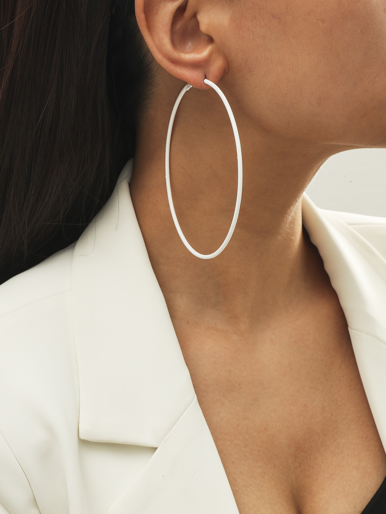 Simple White Oversized Rubber Paint Copper Earrings Wholesale Nihaojewelry display picture 4