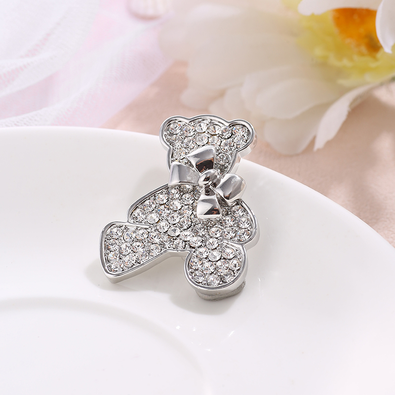 Korea Bow Bear Alloy Diamond Brooch Wholesale Nihaojewelry display picture 3