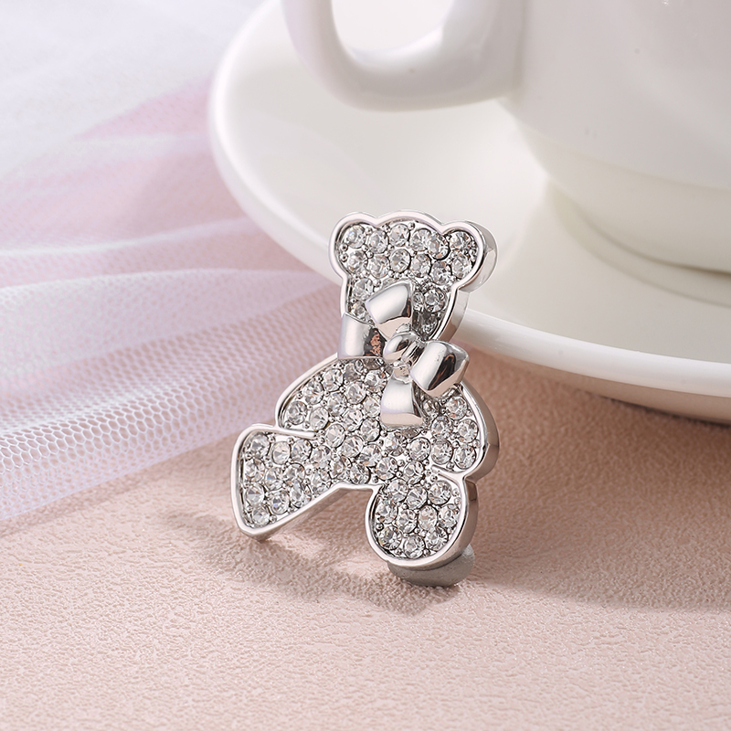 Korea Bow Bear Alloy Diamond Brooch Wholesale Nihaojewelry display picture 4