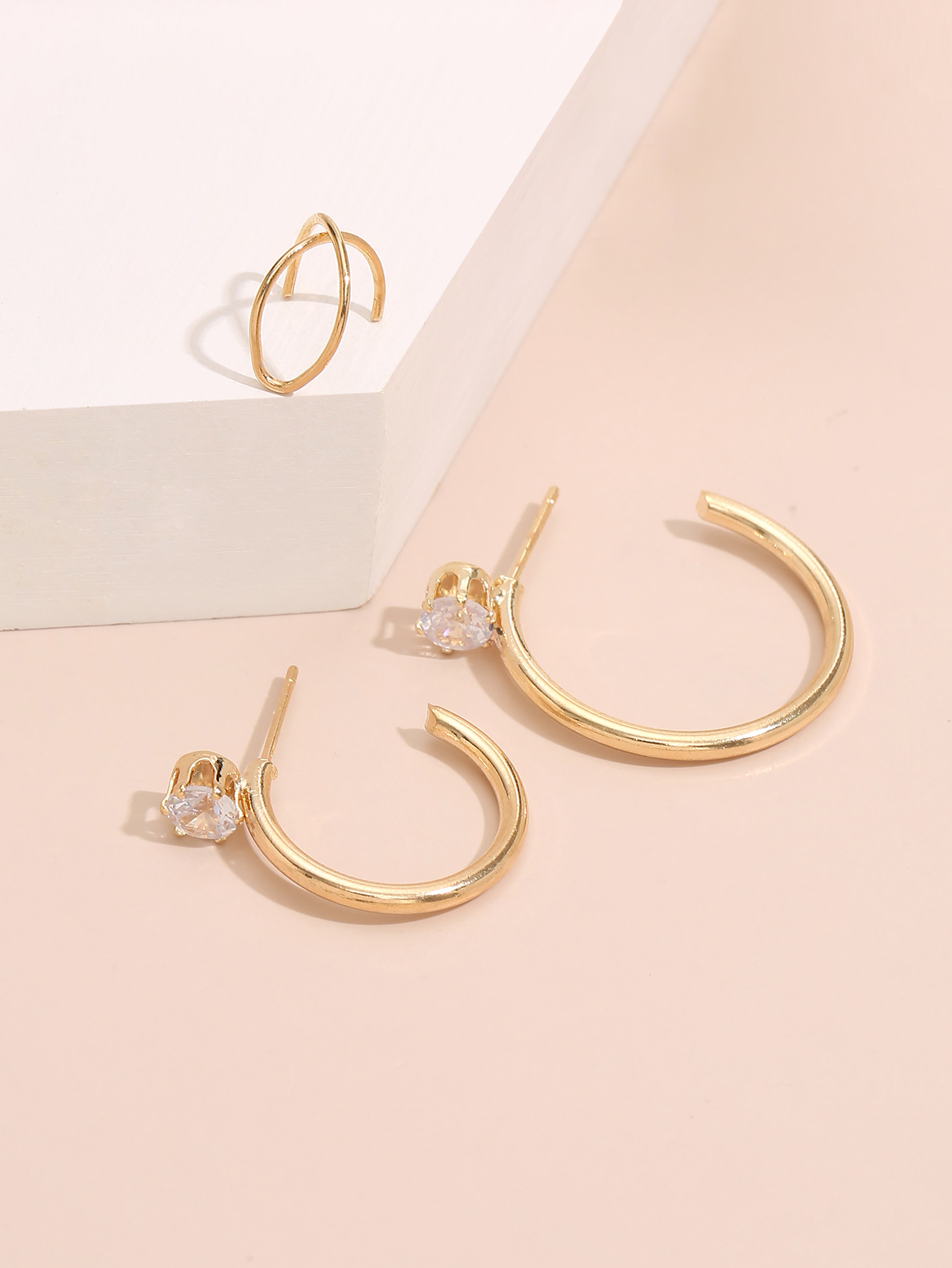 Simple C-shape Copper Ear Clip Combination Wholesale Nihaojewelry display picture 2