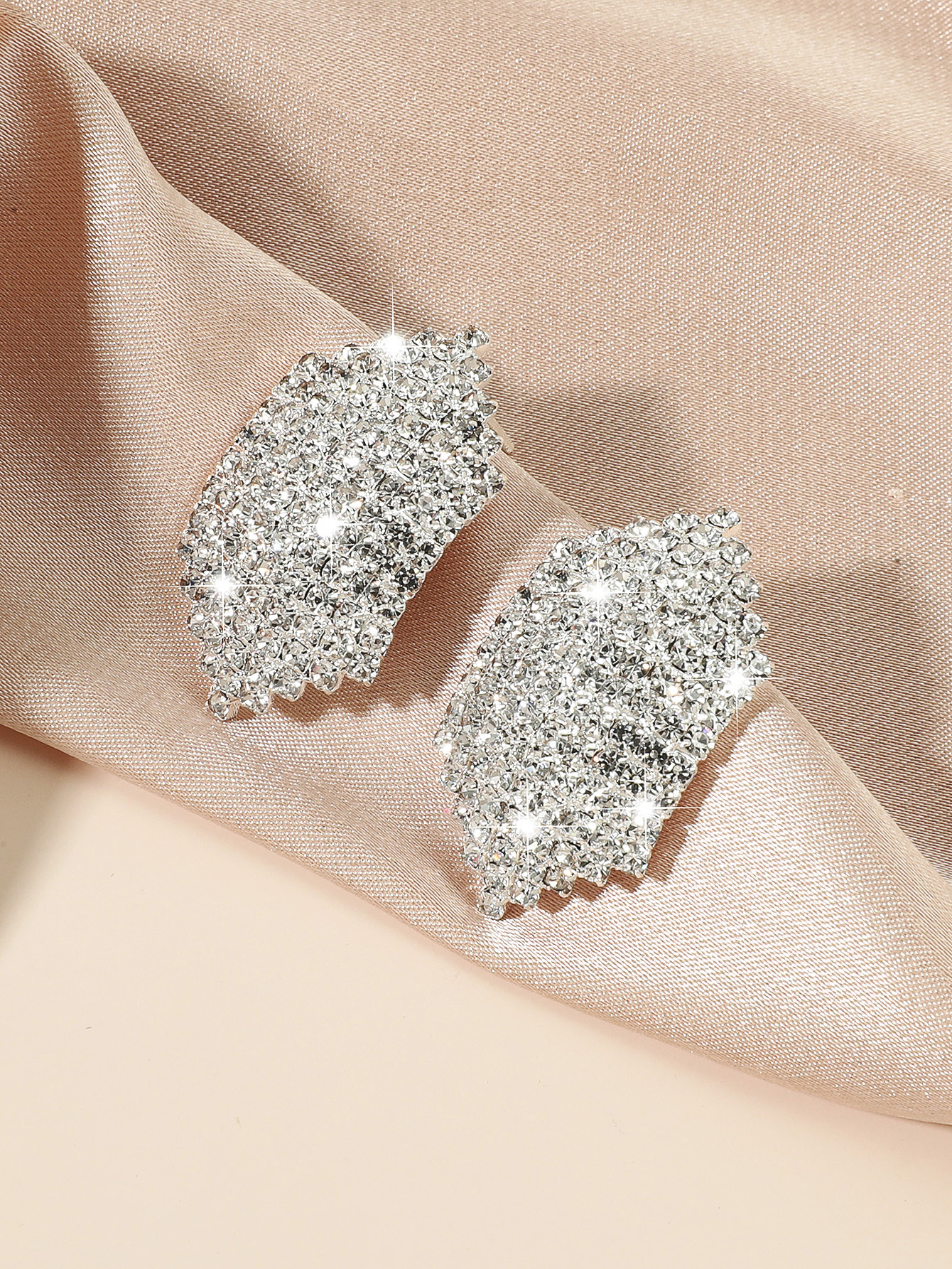 New Trendy Geometric Diamond Stud Earrings Wholesale Nihaojewelry display picture 1