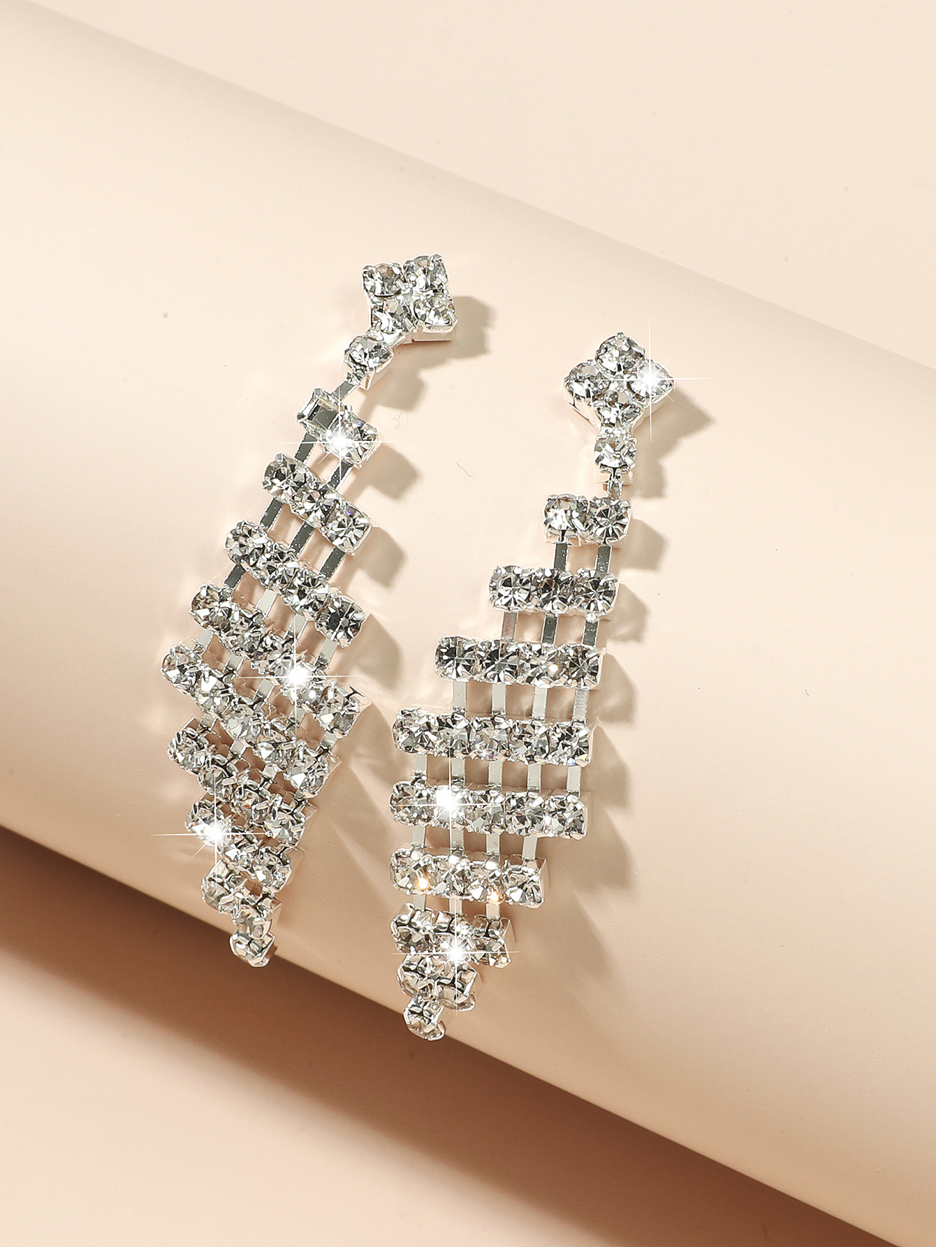Fashion New Simple Personality Leaf Rhinestone Earrings Full Diamond Earrings display picture 1