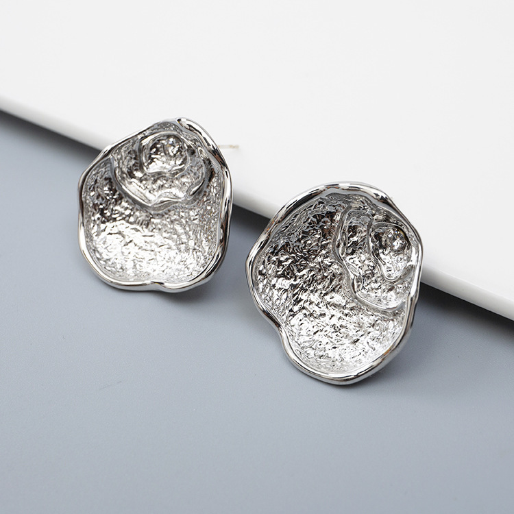 Boucles D&#39;oreilles En Diamant Irrégulières Ovales De Coquille Géométrique De Mode En Gros Nihaojewelry display picture 3