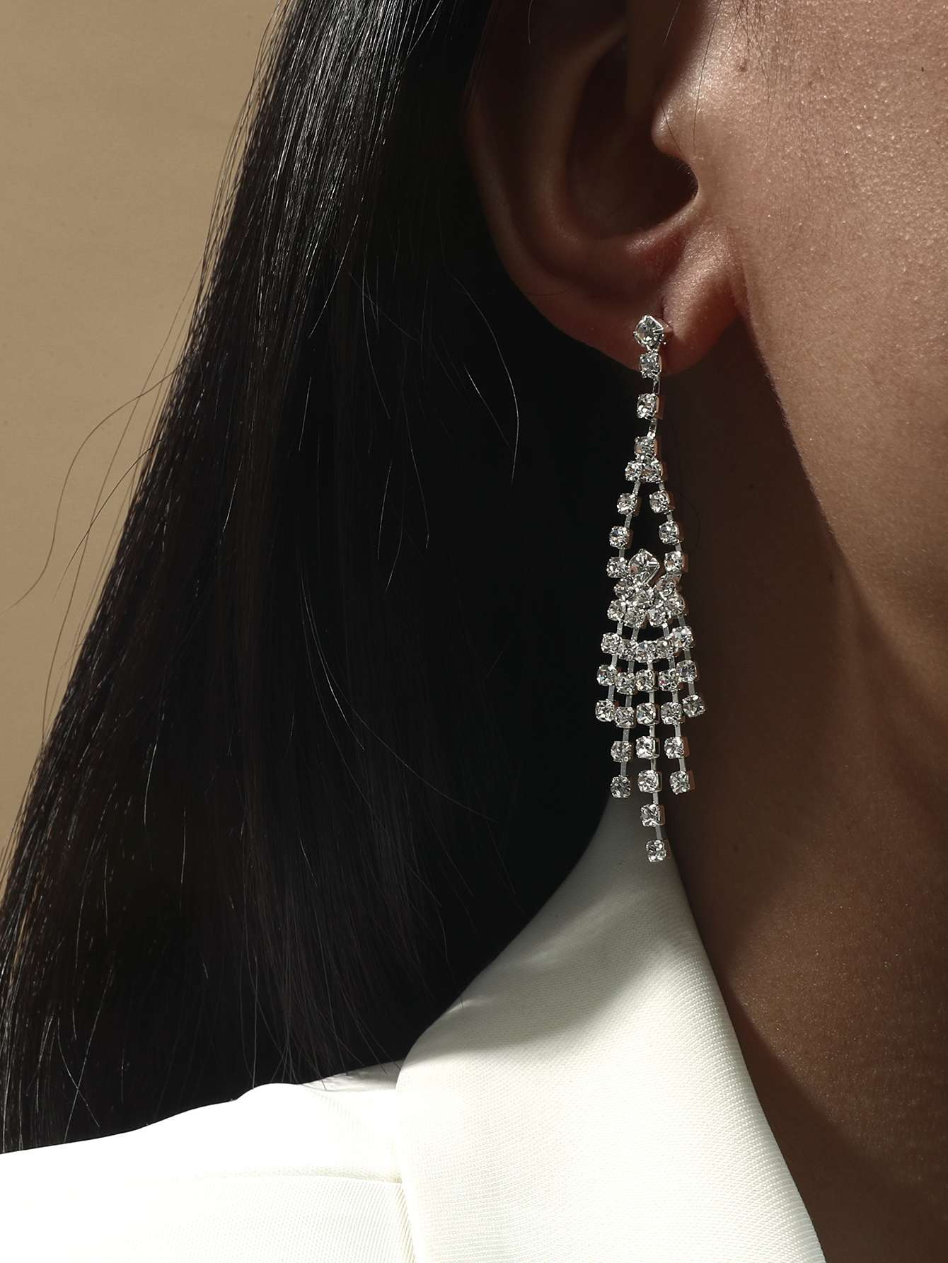 Korean Geometric Sparkling Diamond Long Earrings Wholesale Nihaojewelry display picture 2