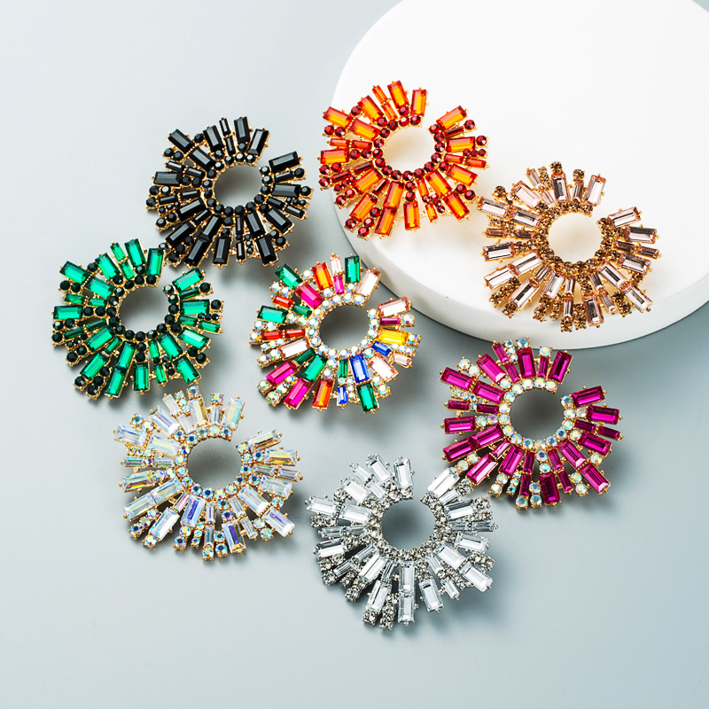 Fashion Alloy Inlaid Color Rhinestone Sunflower Earrings Wholesale Nihaojewelry display picture 2