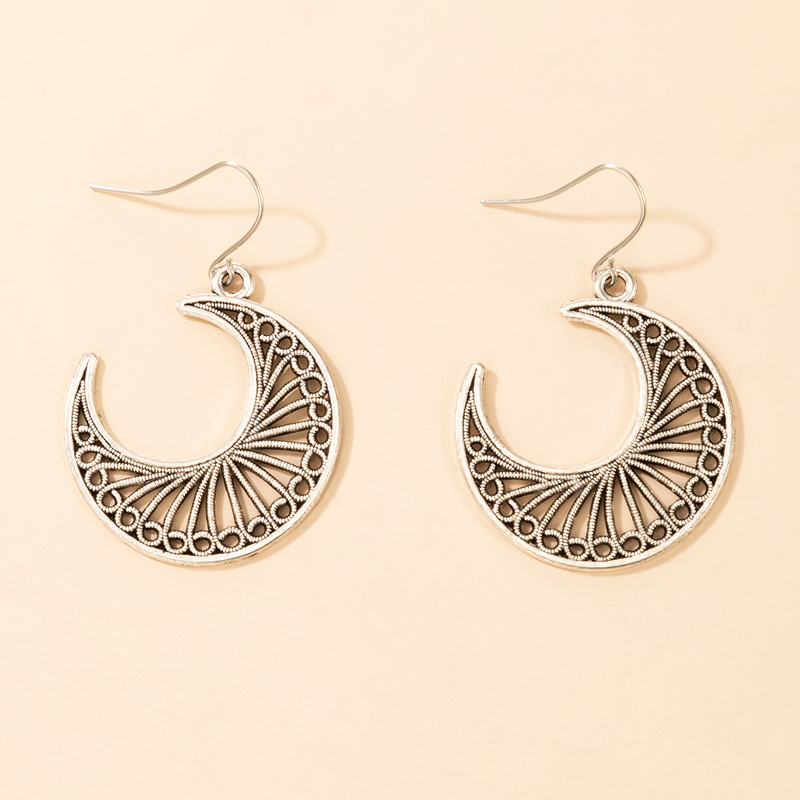 Wholesale Retro Ethnic Style Hollow Pattern Moon Earrings Nihaojewelry display picture 1