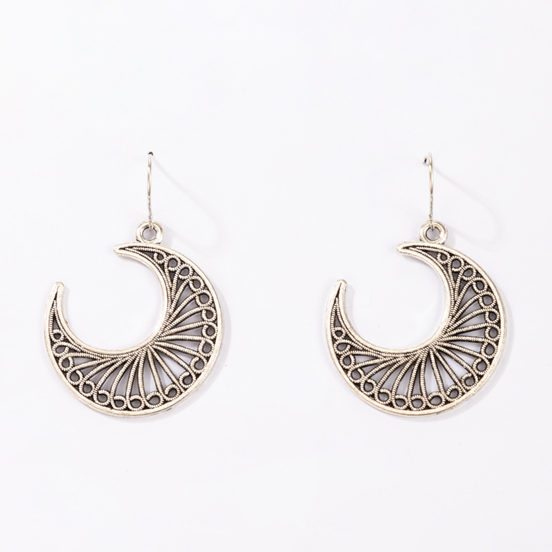 Wholesale Retro Ethnic Style Hollow Pattern Moon Earrings Nihaojewelry display picture 3