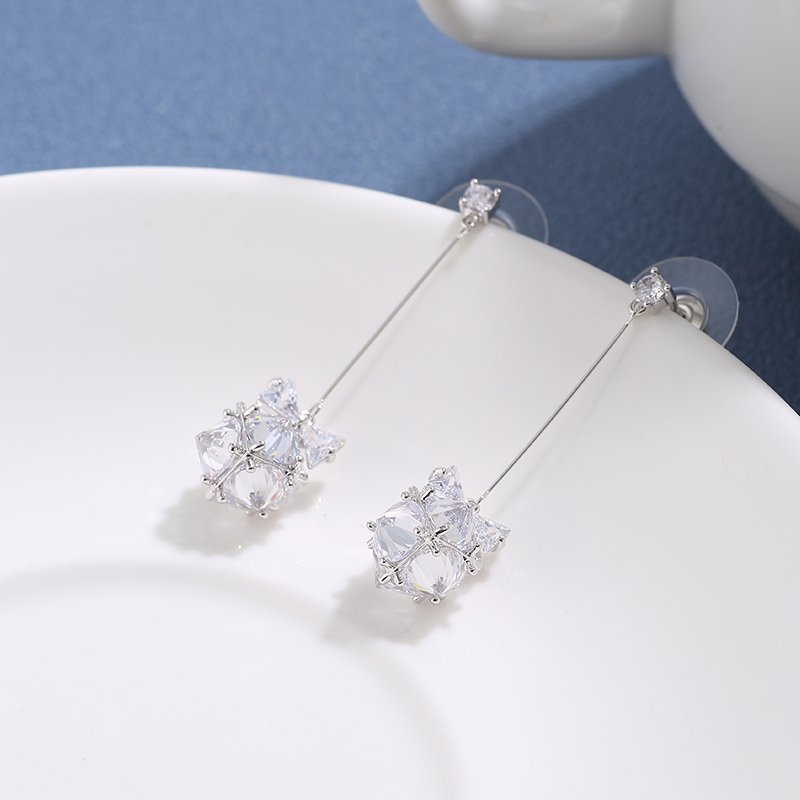 Wholesale Fashion Three-dimensional Square Zirconium Long Copper Earrings Nihaojewelry display picture 2