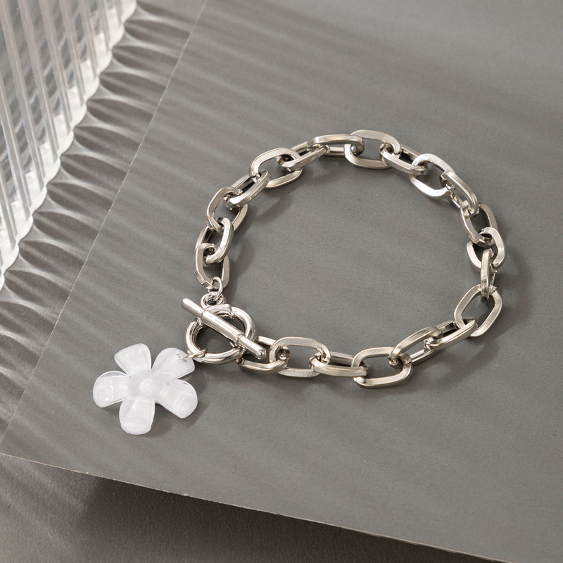 Wholesale New Fashion Flower Pendant Thick Chain Bracelet Nihaojewelry display picture 3