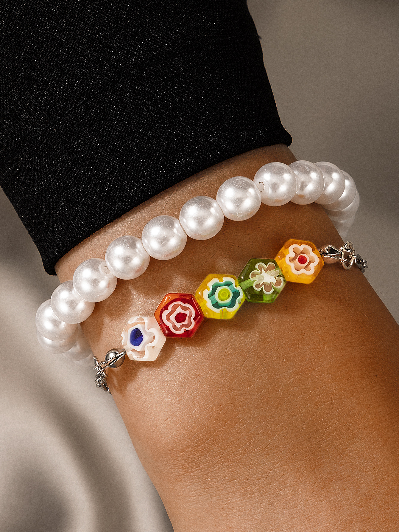 Wholesale Korean White Pearl Color Flower Shape Bracelet Nihaojewelry display picture 6