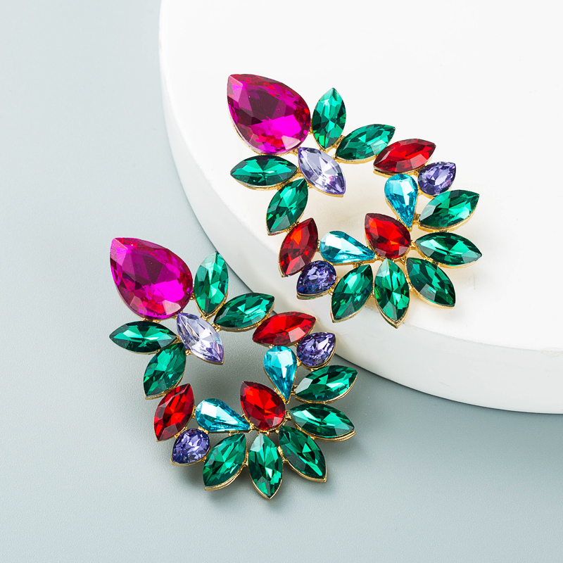 Fashion Alloy Diamond-studded Glass Flower Geometric Earrings Wholesale Nihaojewelry display picture 4