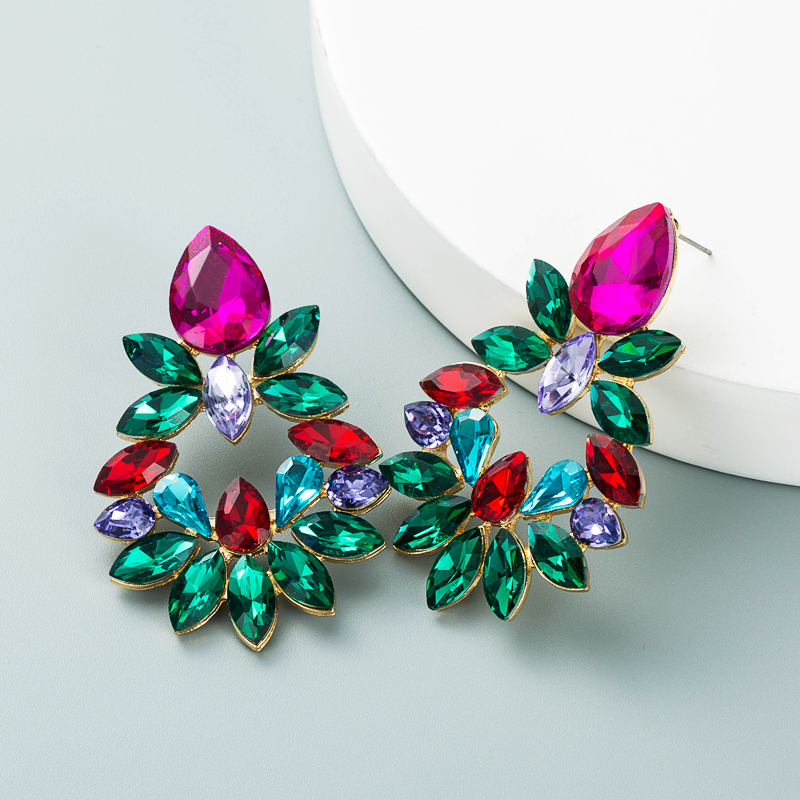 Fashion Alloy Diamond-studded Glass Flower Geometric Earrings Wholesale Nihaojewelry display picture 7