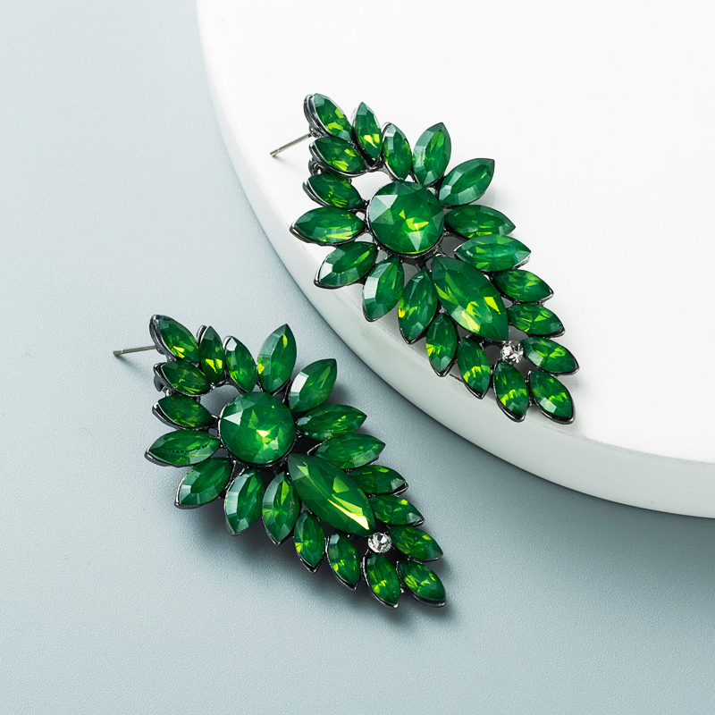 Retroalloy Inlaid Colored Diamonds Multi-layer Willow Leaf Shaped Earrings Wholesale Nihaojewelry display picture 5