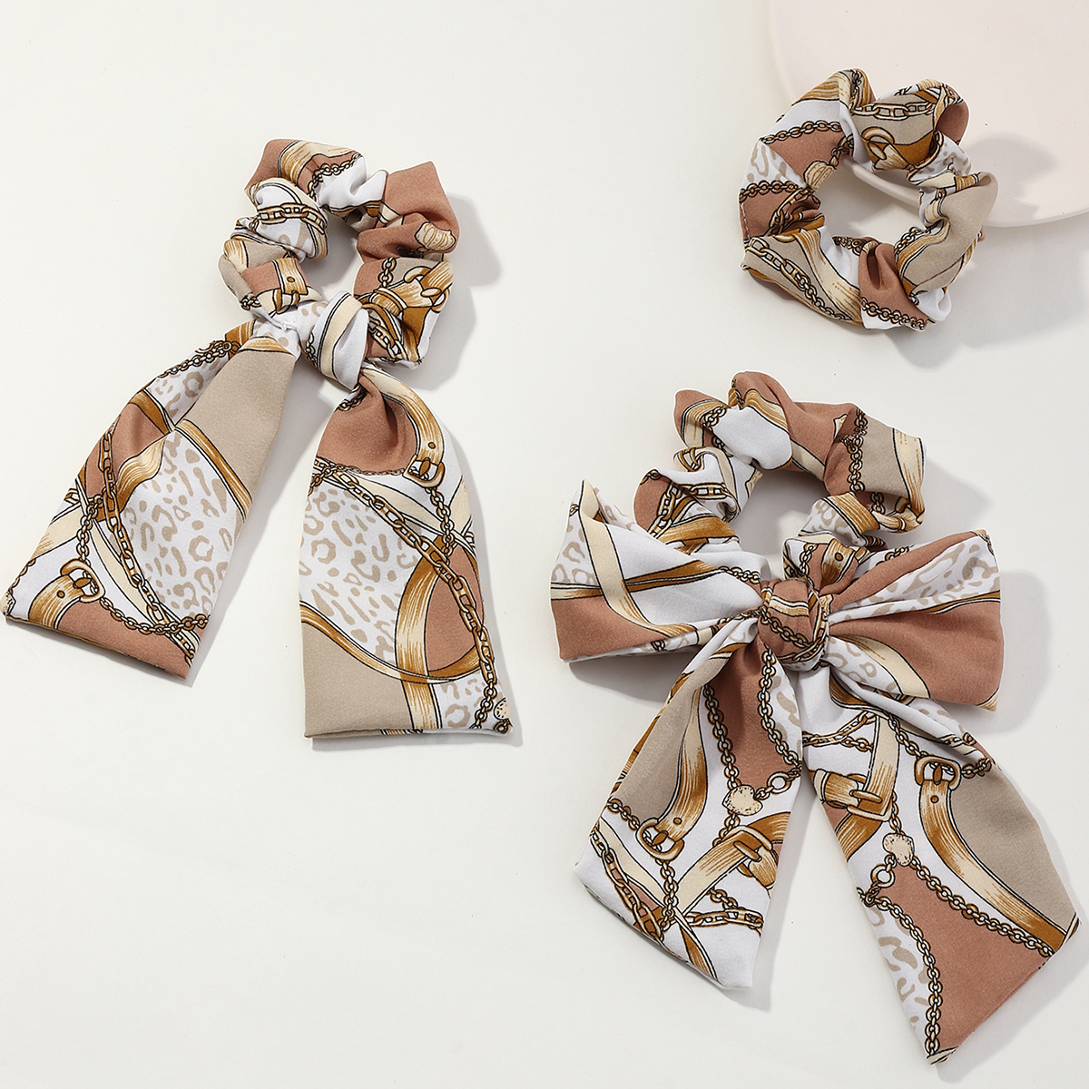 Retro Floral Knotted Ribbon Silk Scarf Bow Knot Hair Scrunchies Set Wholesale Nihaojewelry display picture 1