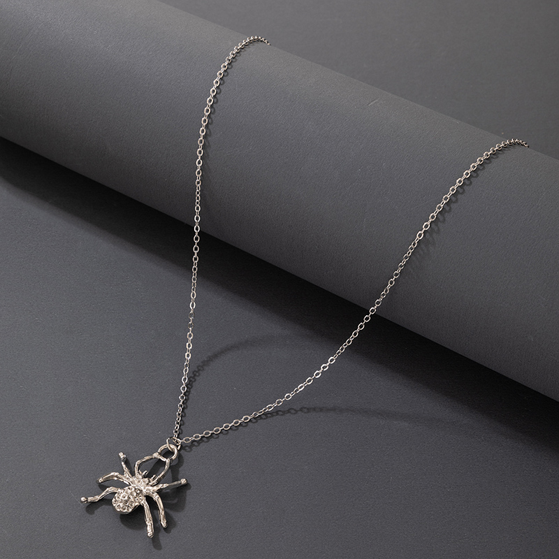 Korean Style Halloween Spider Pendant Necklace Wholesale Nihaojewelry display picture 1