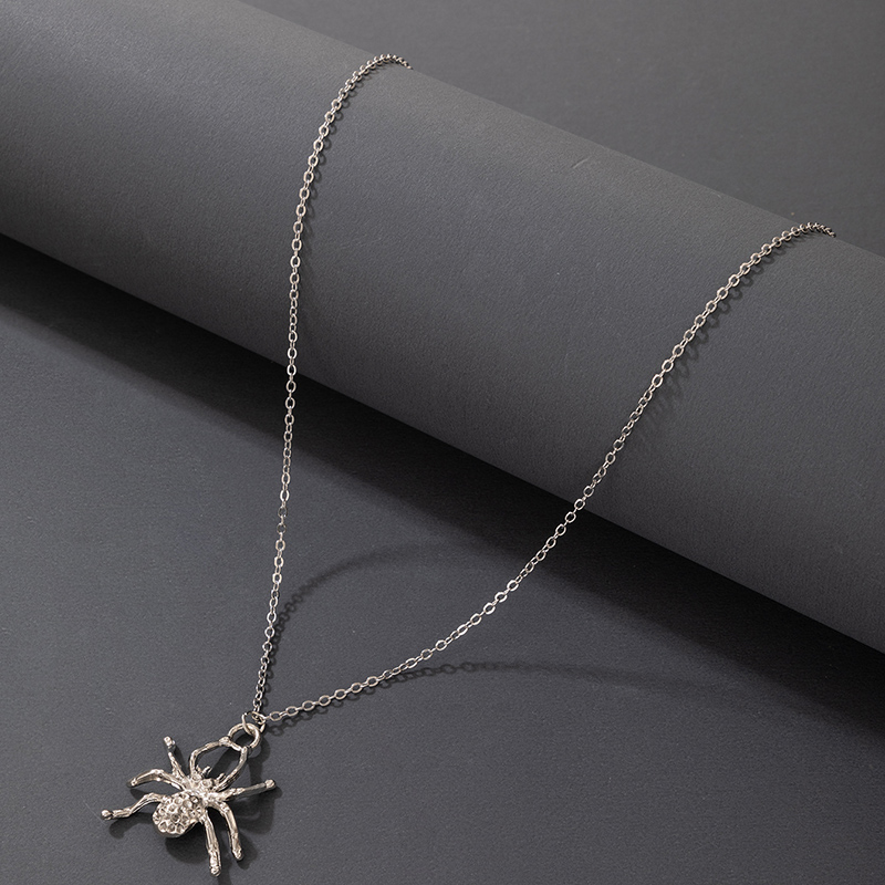 Korean Style Halloween Spider Pendant Necklace Wholesale Nihaojewelry display picture 2